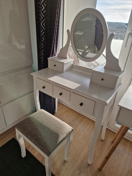 Mega cena Jysk Malling toaletka z krzesłem