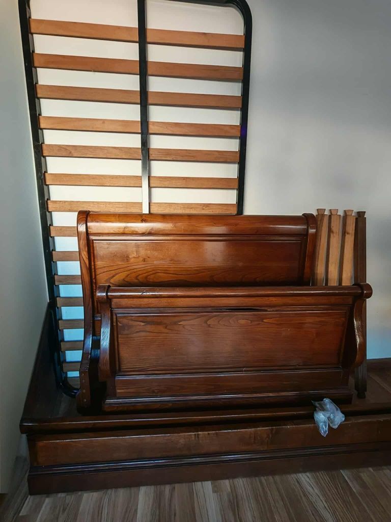 OPORTUNIDADE Cama Completa + Estrado em madeira de Castanho (Valor Ne
