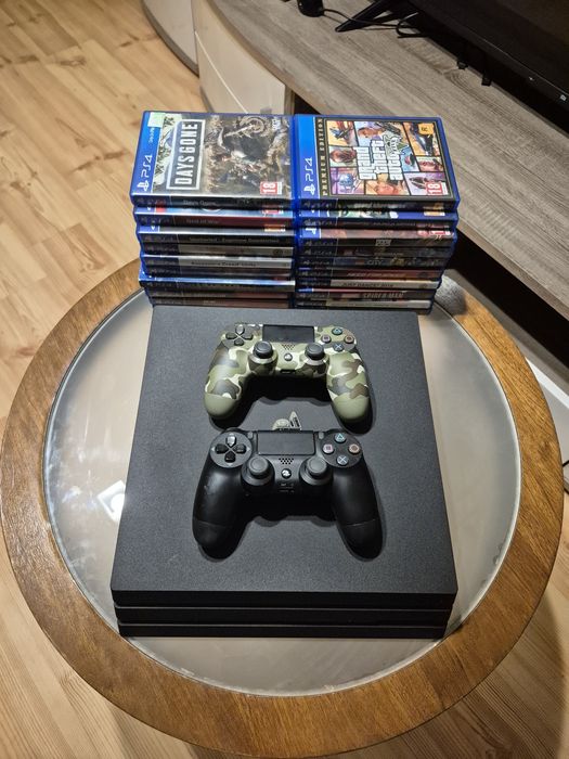 PlayStation 4 Pro Ps4 1tb. Stan idealny. Pad, gry