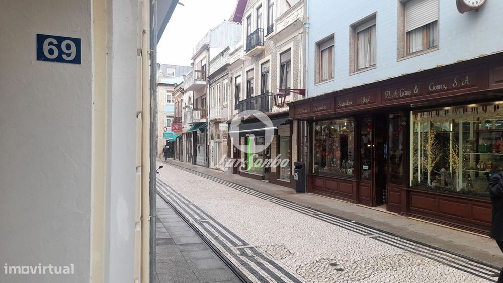 Loja com 54m² na Póvoa de Varzim, em zona central e à beira-mar