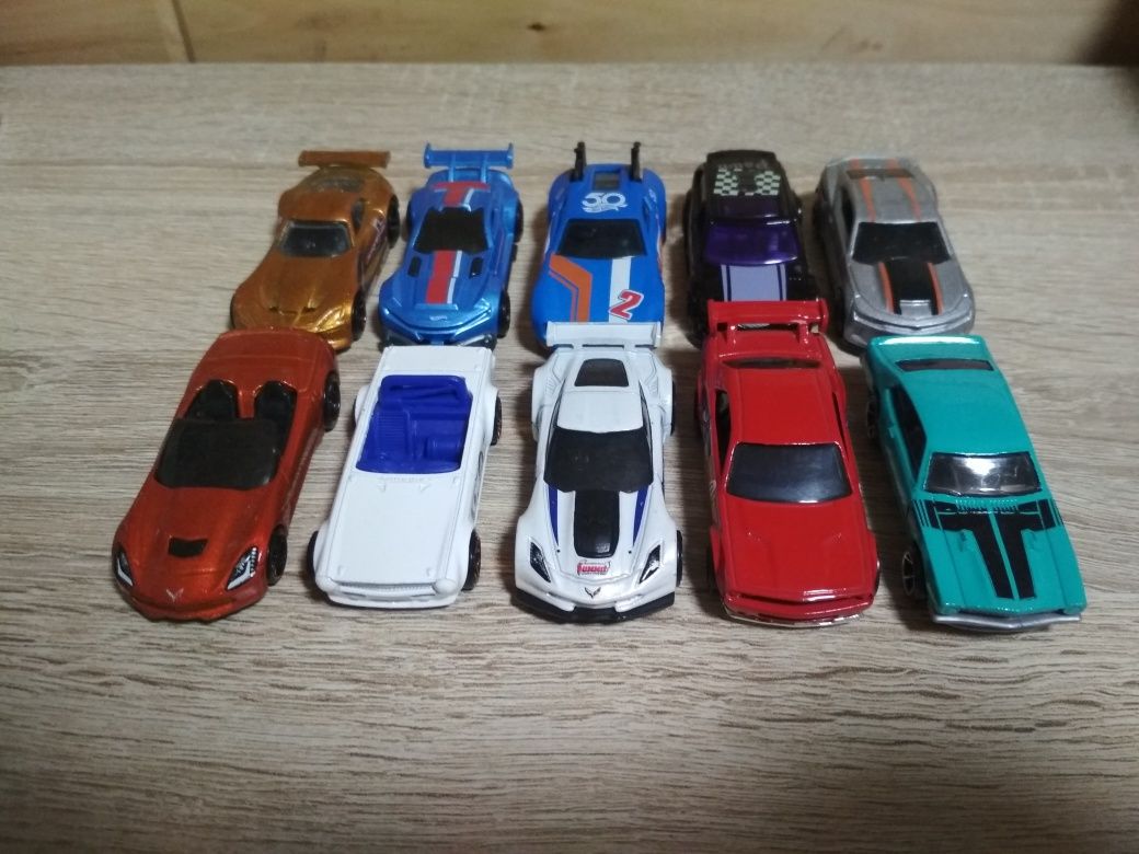 Машинки Hot Wheels