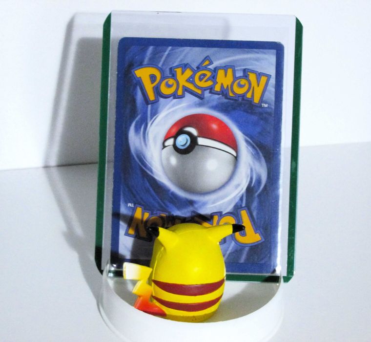 Pikachu + Carta Pikachu Pokémon Vintage