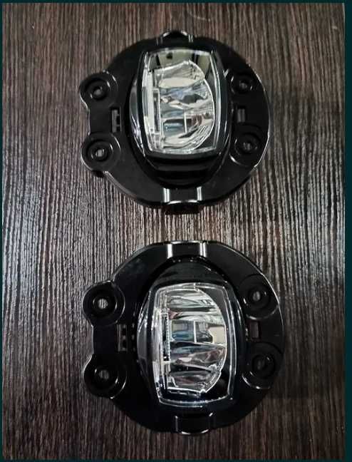 Jeep Cherokee KL ПТФ фара протитуманна противотуманка 68410368AB