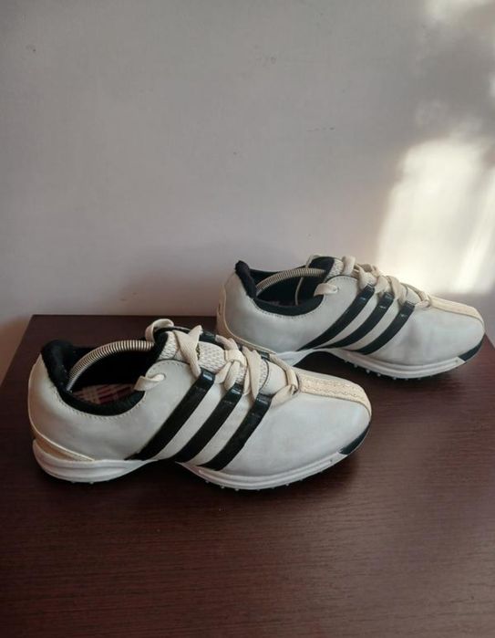 Кросівки для гольфу