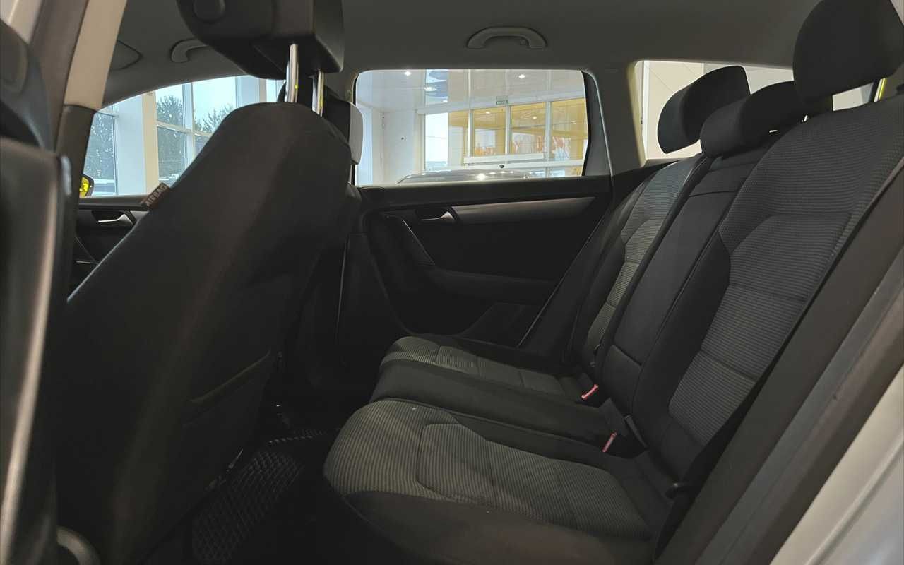 Volkswagen Passat 2011
