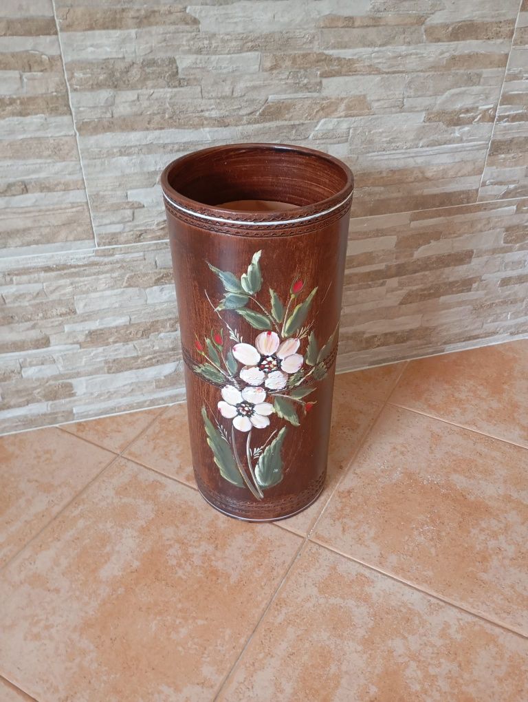 Chapeleiro barro pintado