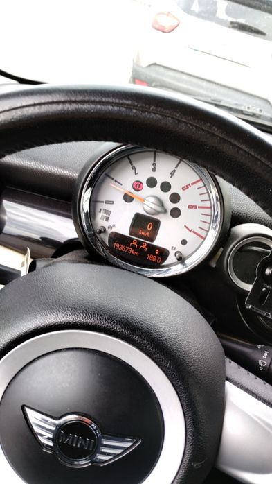 Mini Cooper D 2009 – 193 673 km – Manutenção recente – Bom estado