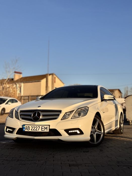 Mercedes E-class купе 2011р 2.1d E250 amg пакет