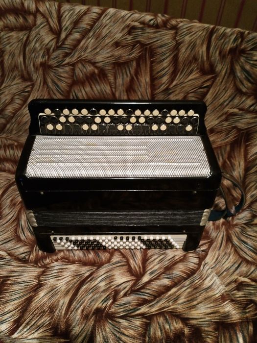 Продам тульські баяни.