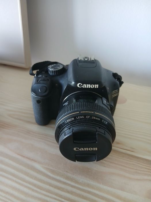 Canon 550D + lente 18-55mm + lente 28mm