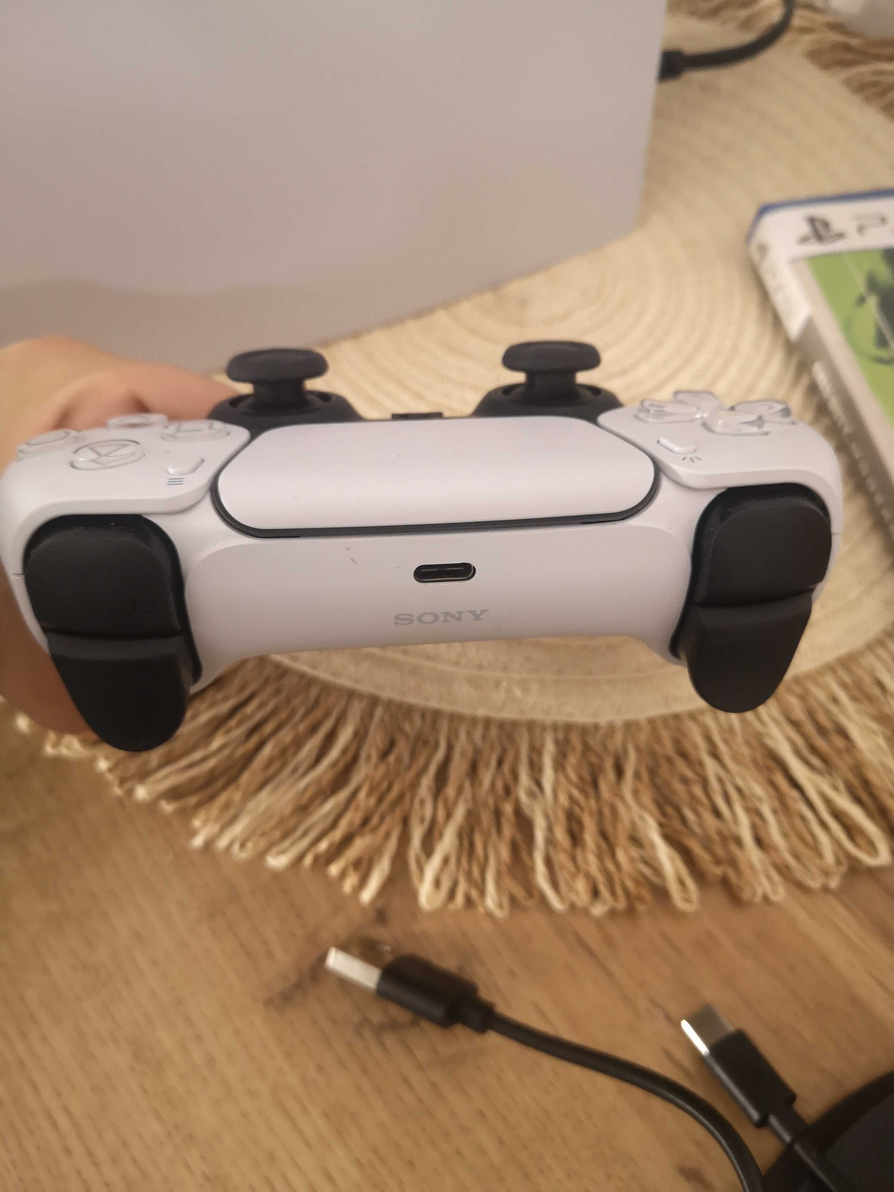 Konsola PlayStation 5 wersja standard z napędem + gra i kontroler