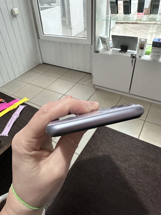 Продам iPhone 11 128 gb