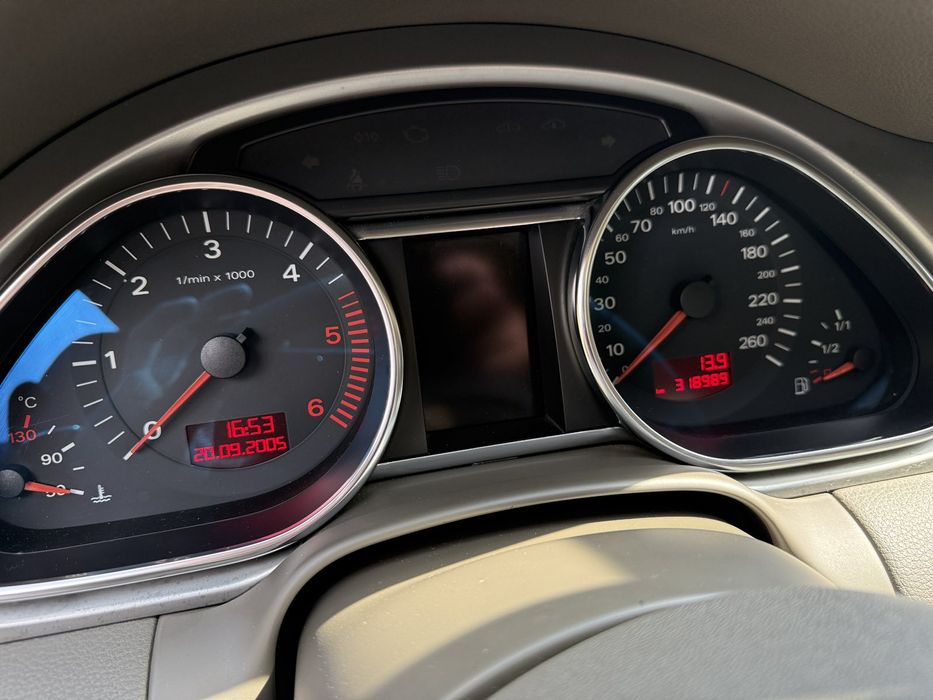 Audi q7 в гарному стані