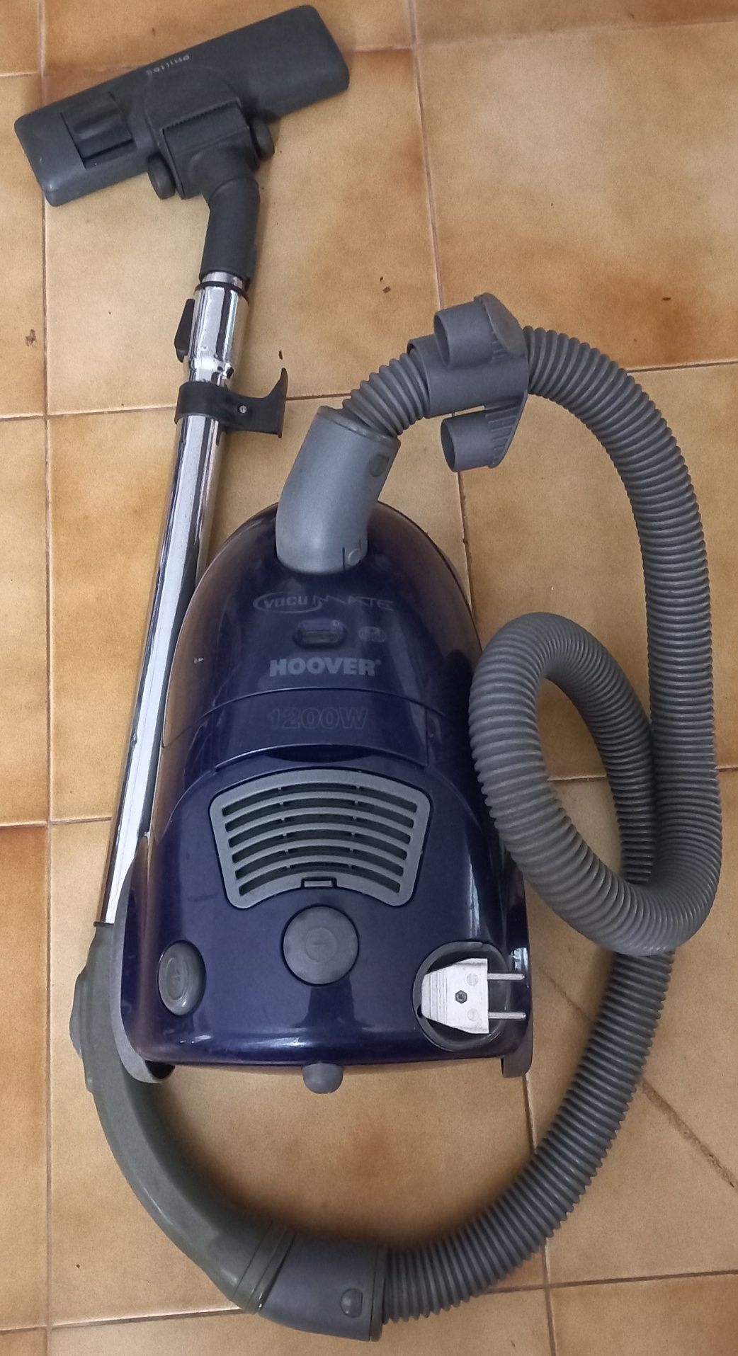 Aspirador Hoover com boa aspiração