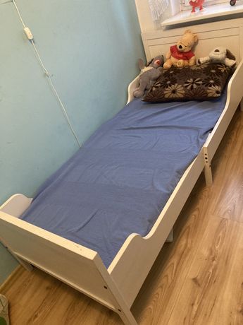 Łóżko rosnące dziecięce białe Sandvik Ikea.