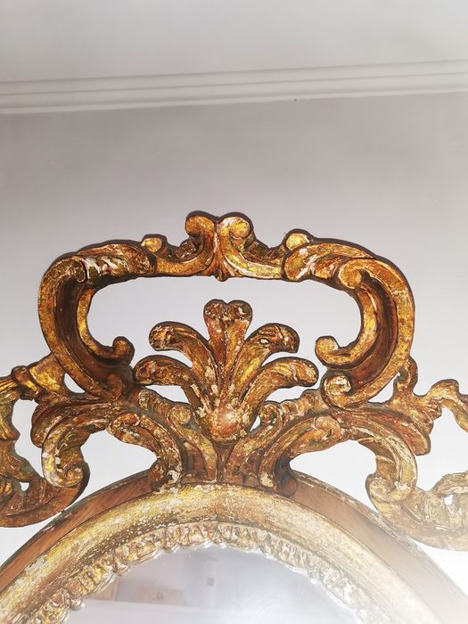 Espelho talha dourada cimalha e base vazada