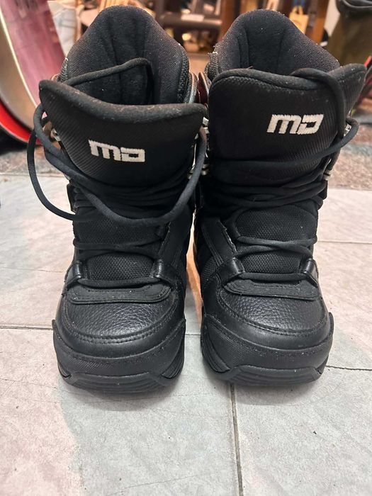 Buty snowboardowe- sznurowane- 34 rozmiar/ 210 -Sklep- Serwis
