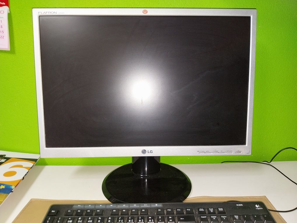 Monitor lg, muito bom estado