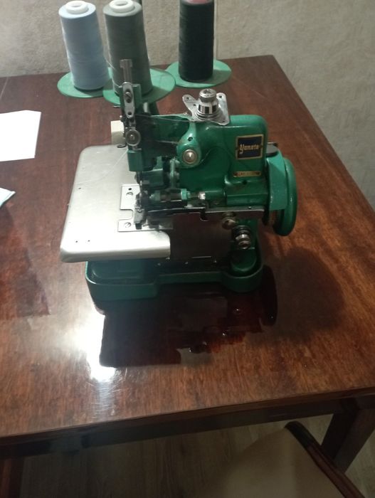 Машинка оверлок Yamata