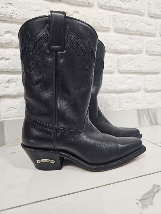 Шкіряні трендові чоботи -казаки 36 р Sendra