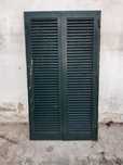 Porta para compartimento de gás ou arrumos