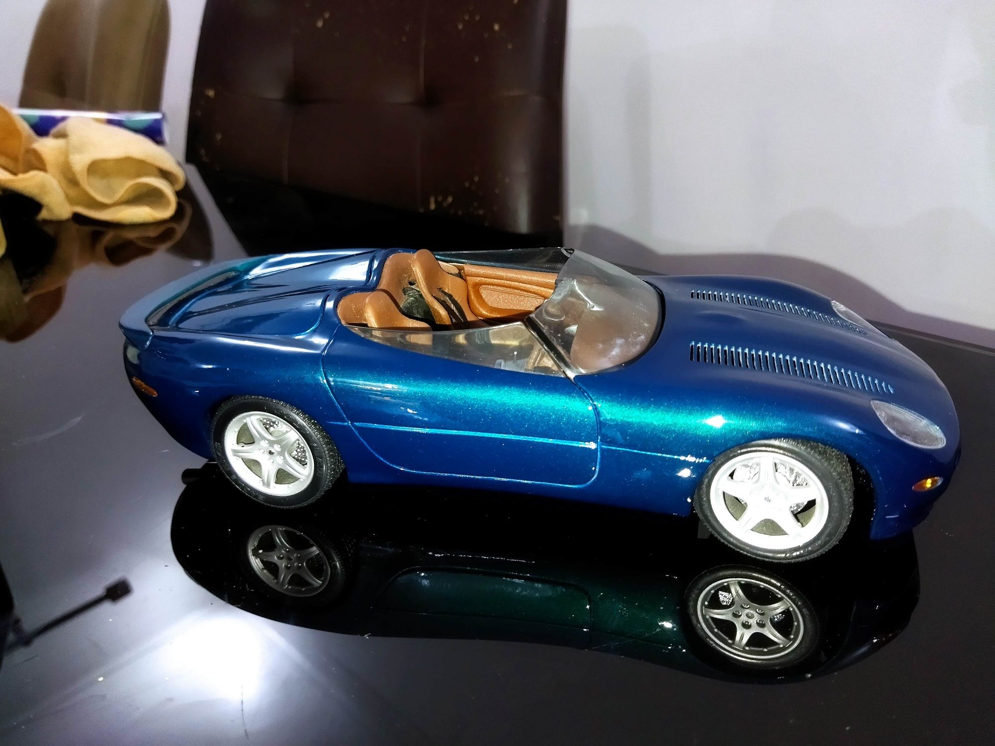 Jaguar XK 180 1:18 Maisto