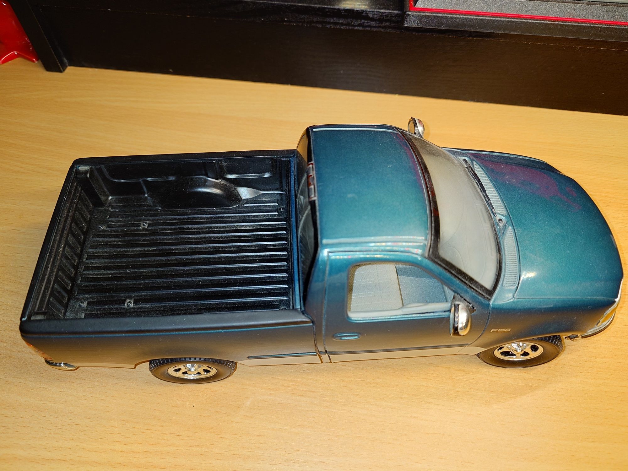Модель Ford 150 90x років Фірми ERTL 1:18