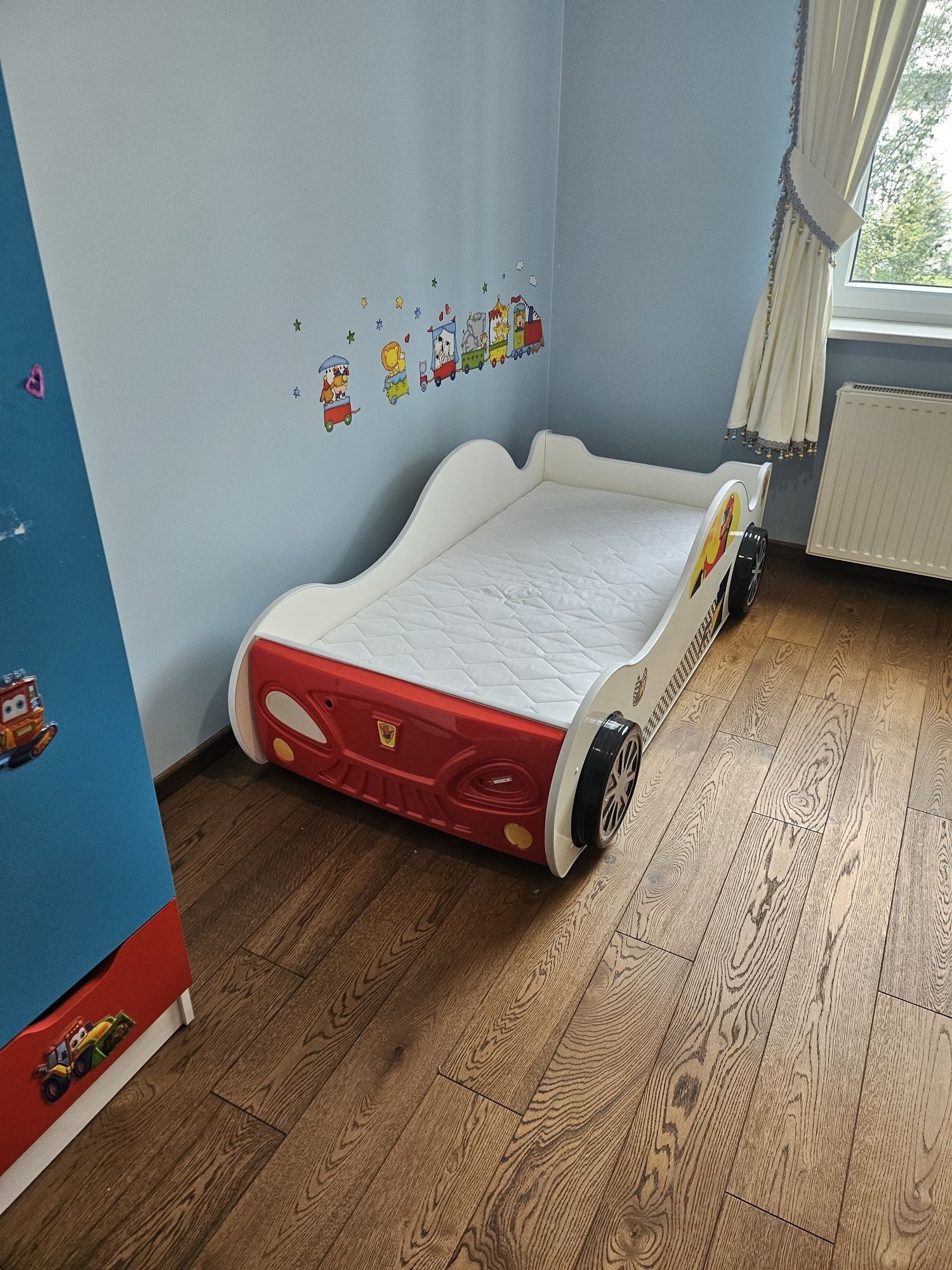 Łóżeczko chłopięce samochód F1