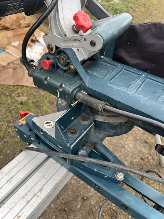 Торцовка bosch з столом