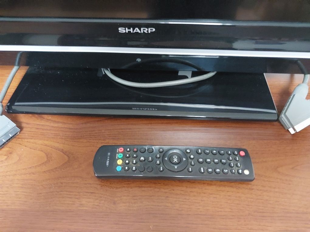 TV Sharp 32 cale
