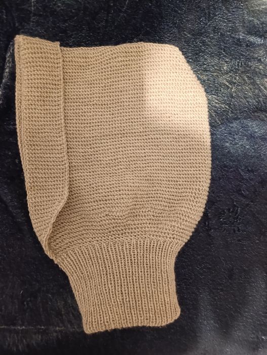 Капор жіночний вязаний