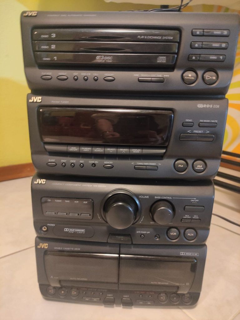 Aparelhagem JVC,  com som surround - leitor de CD, cassetes, rádio