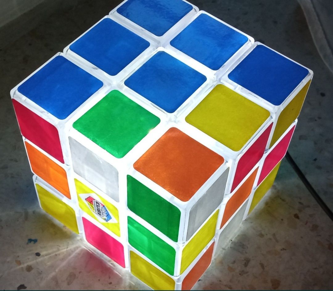 2 kostki Rubika z podświetleniem