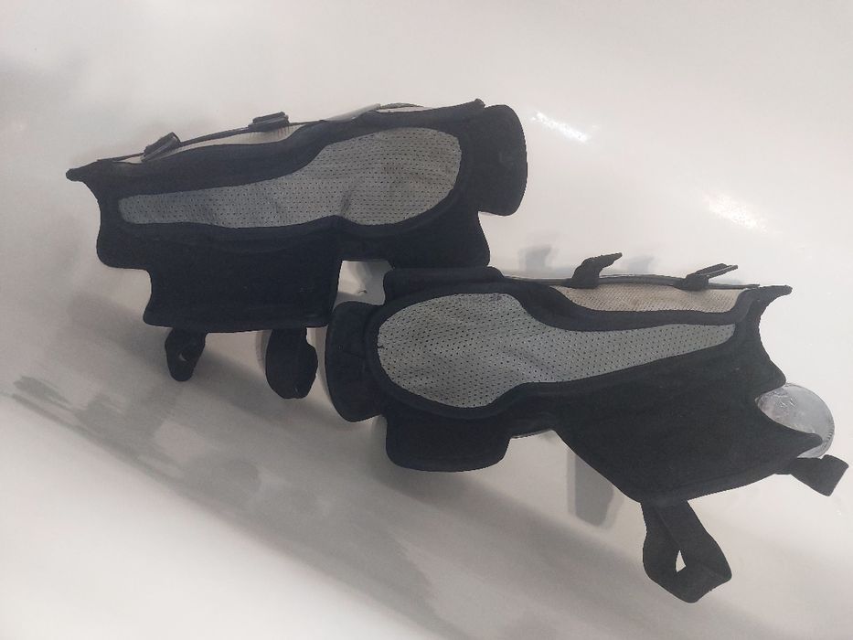 Nagolenniki hokejowe. 10" / 12" /13 "