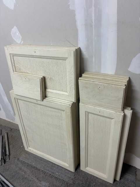 PIĘKNY zestaw  frontów kuchennych LITE DREWNO Z EKSPOZYCJI - ZA BEZCEN