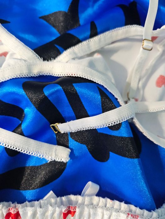 Satynowy komplet damski w serduszku.