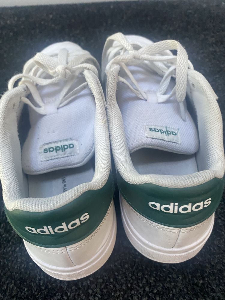 Sapatilha  adidas 40