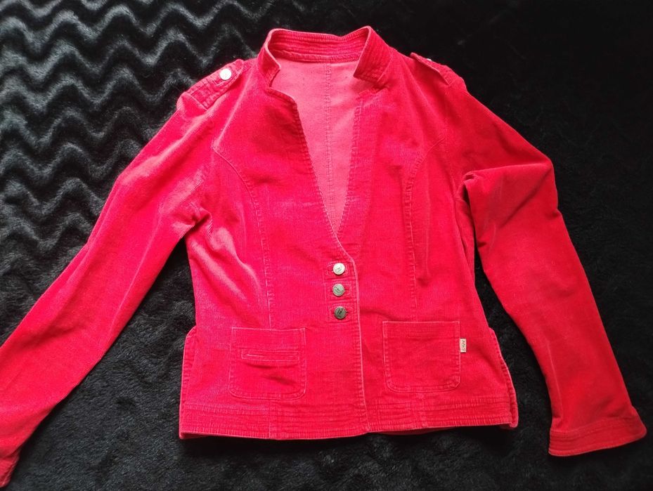 Sztruksowy żakiet, kolor czerwony nasycony
