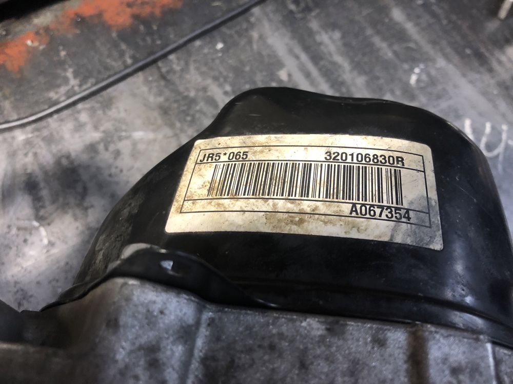 Новая коробка кпп рено дастер дача 1.6 jr5065 320106830R меган jr5396