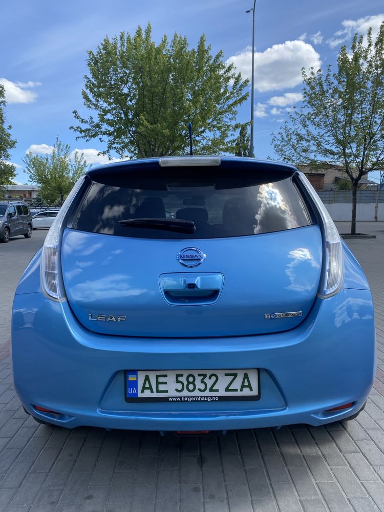 Продам NISSAN Leaf 24 квт.