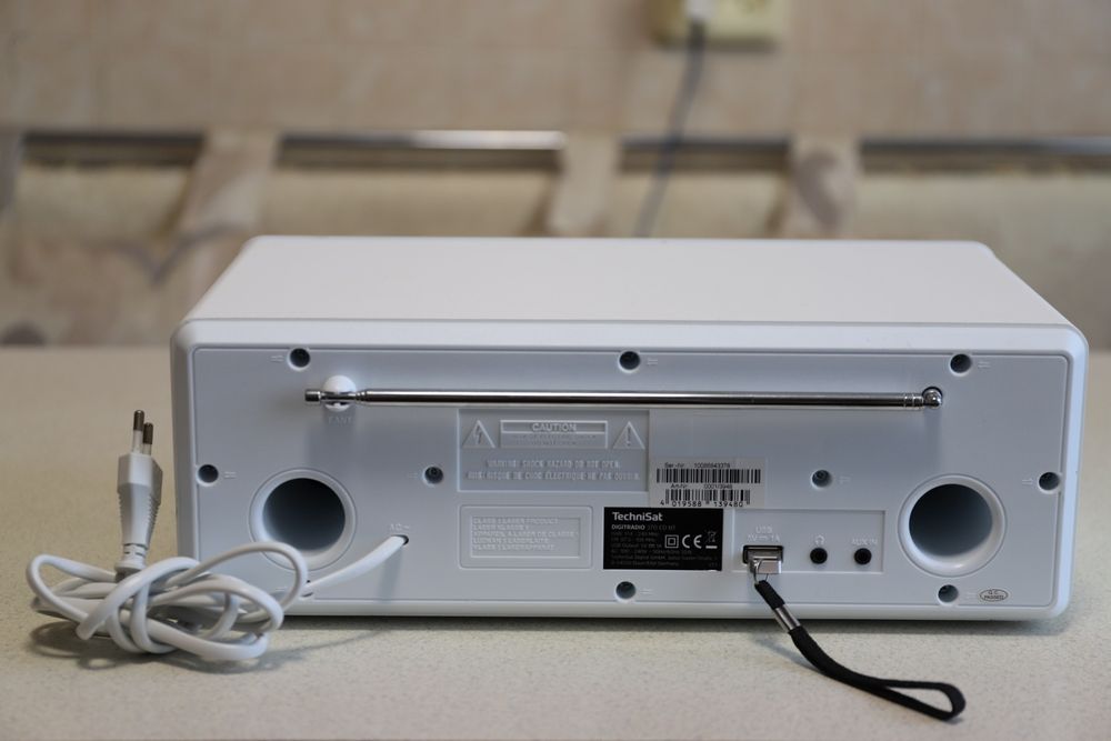 TechniSat  DigitRadio , FM , USB , FM , DAB ,  CD mp 3