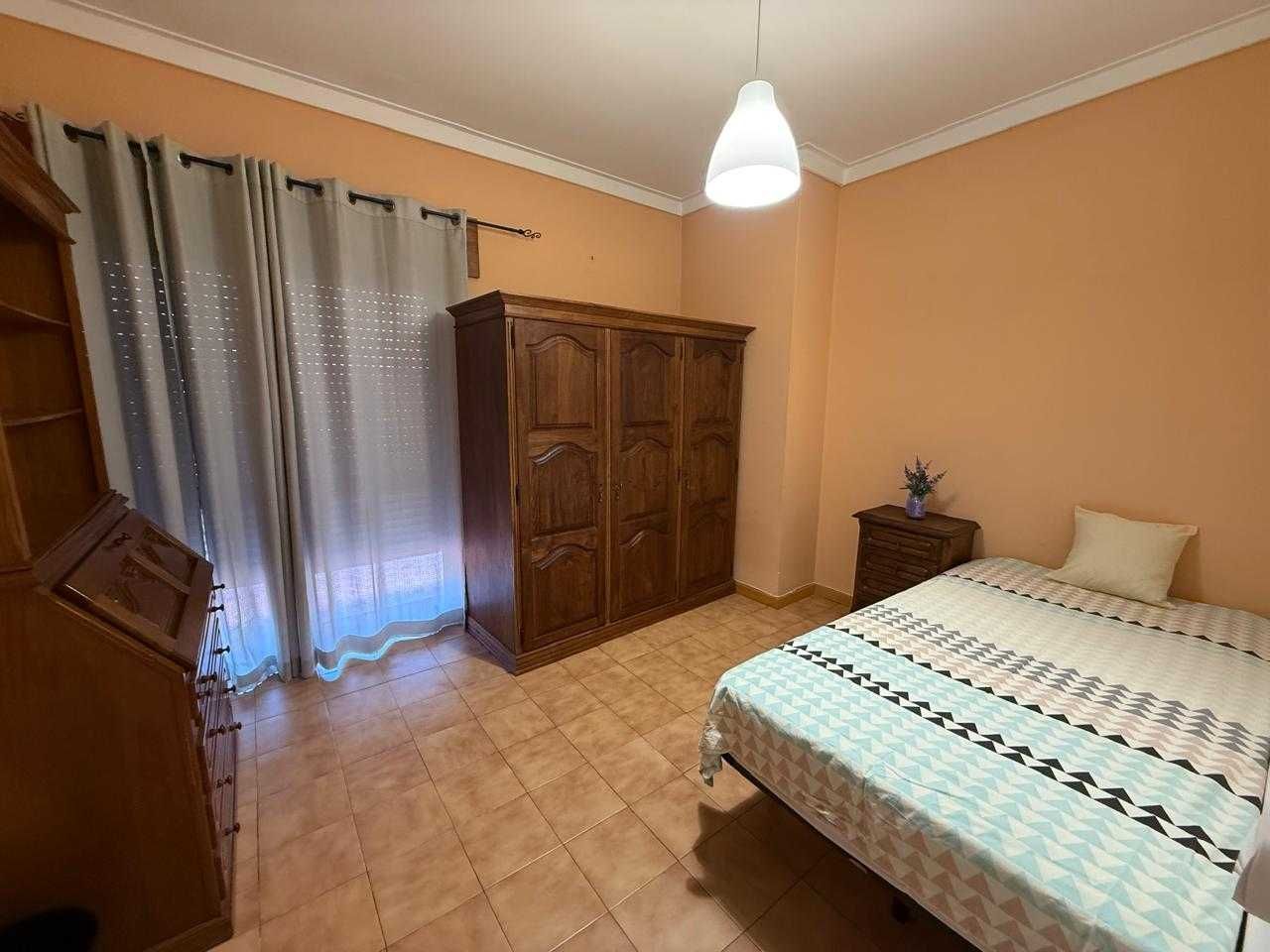 Quarto para arrendar em Braga