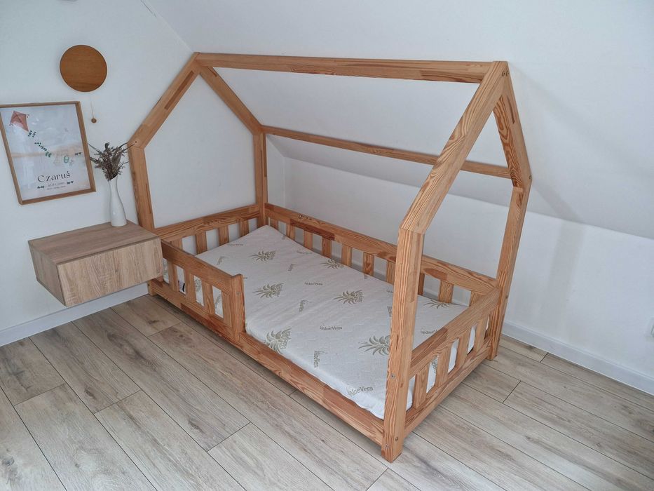 Łóżeczko drewniane