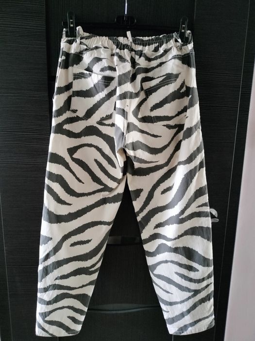 Spodnie zebra elastyczne 44-46