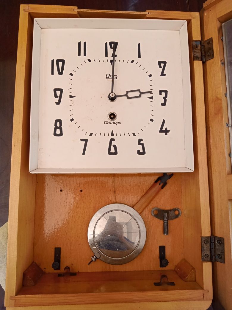 Часы настенные Янтарь СССР 1961 год