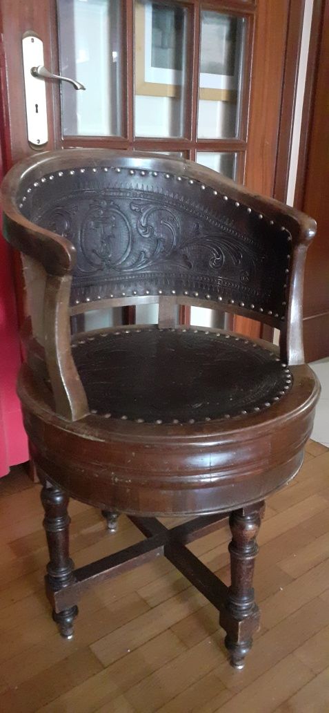 Cadeira rotativa, do séc XIX