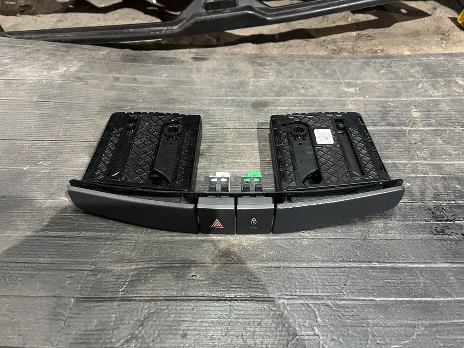 Підстаканник оригінал Peugeot 508 Пежо 508