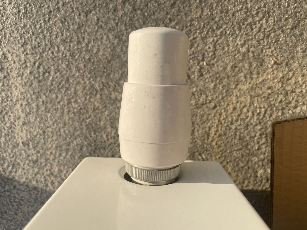 Grzejnik stalowy 90x60 komplet