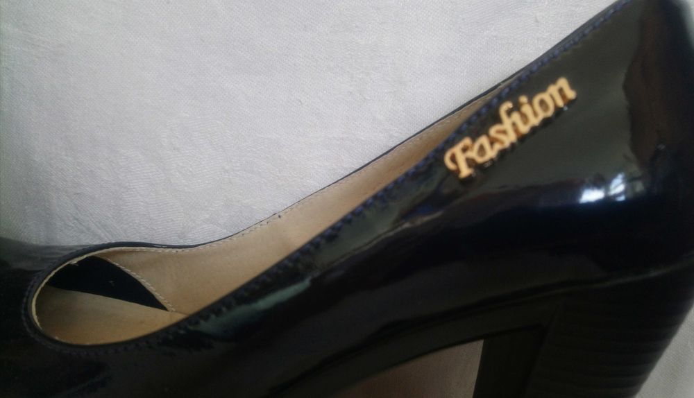 Туфлі темно-сині лакові р.39 підбор і платформа, бренд Fiore Gold