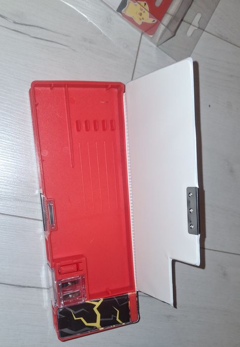 Pikachu Pokémon  nowy piórnik z temperówką